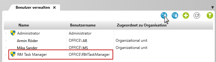 Taskmanager in die Sicht Benutzer verwalten über die Schaltfläche Benutzer aus dem Active Directory importieren übernehmen
